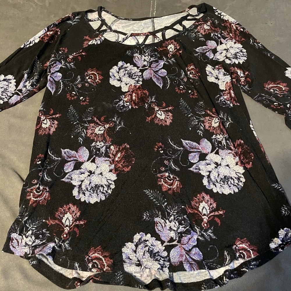 3/4 sleeve floral shirt